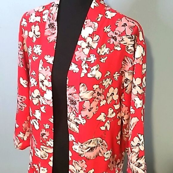 Roz&Ali red floral top - Picture 2 of 12